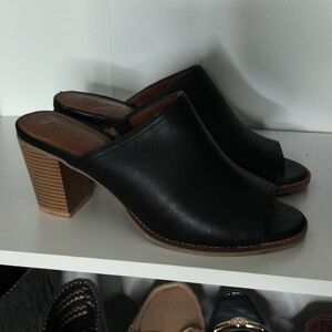 Old Navy Black Leather Women's Mules